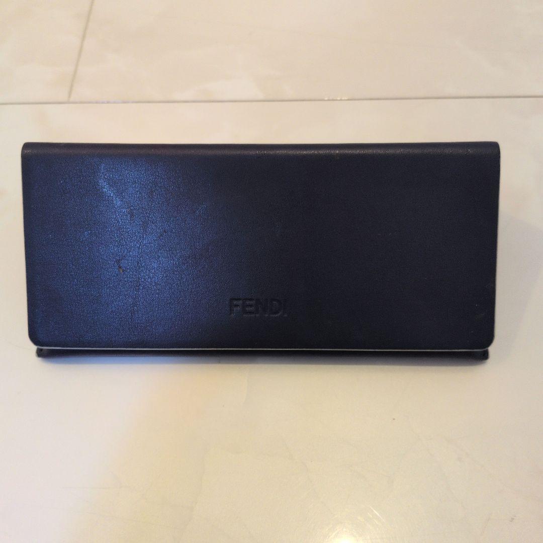 Fendi パール付きラウンドサングラス