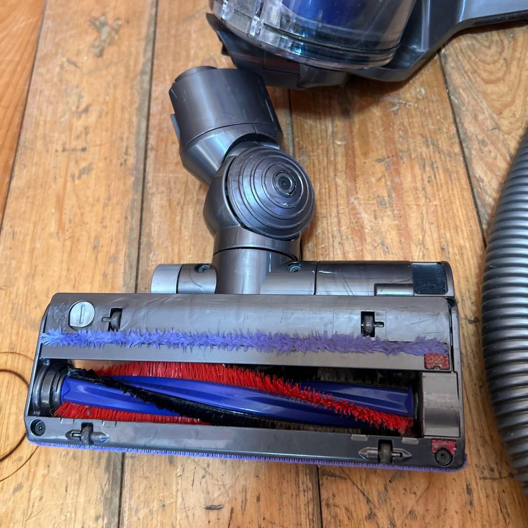 送料無料　￼dyson DC48 掃除機