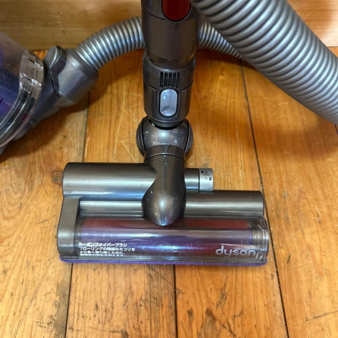 送料無料　￼dyson DC48 掃除機