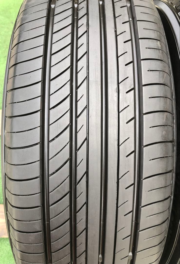 215/60 R16 YOKOHAMA ADVAN dB V552ラジアルタイヤ