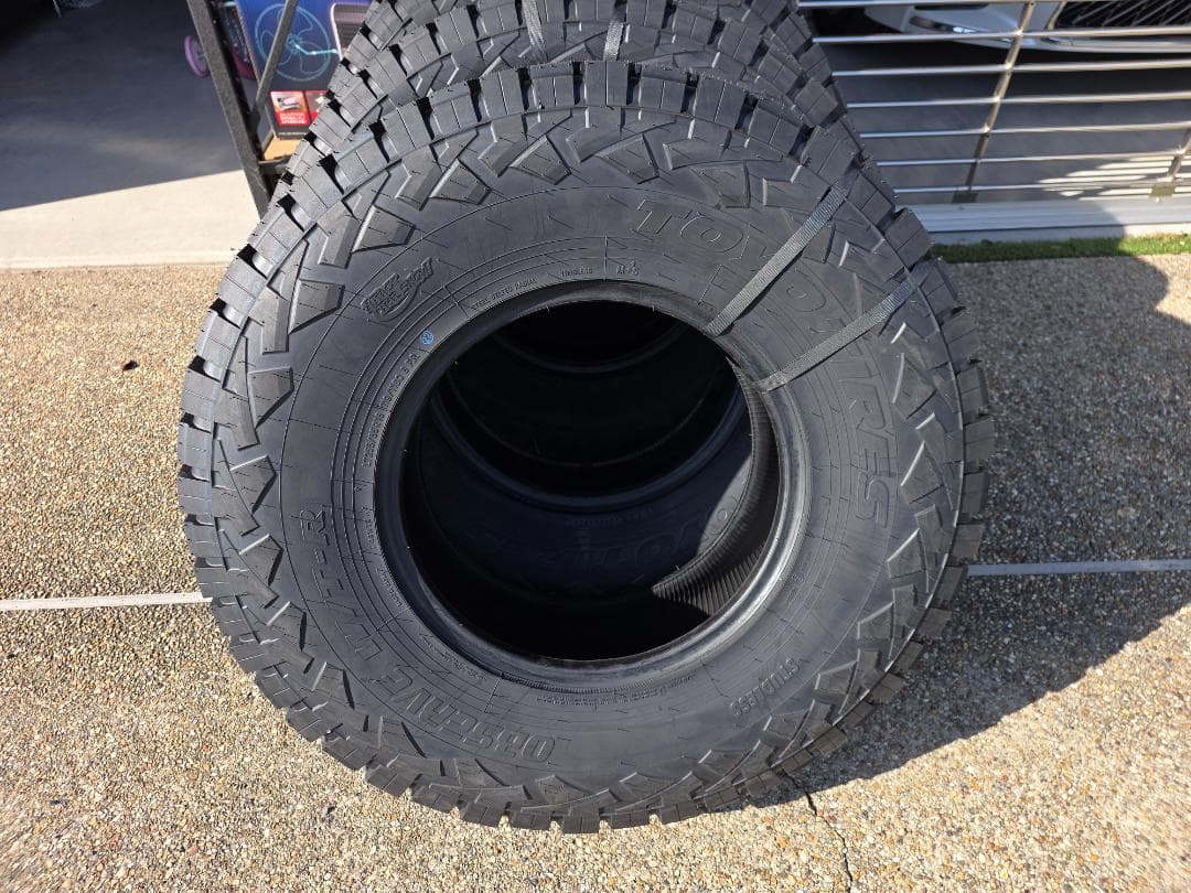 hottoさん専用　新品　255/85R16　トーヨーオブザーブ W/T-R