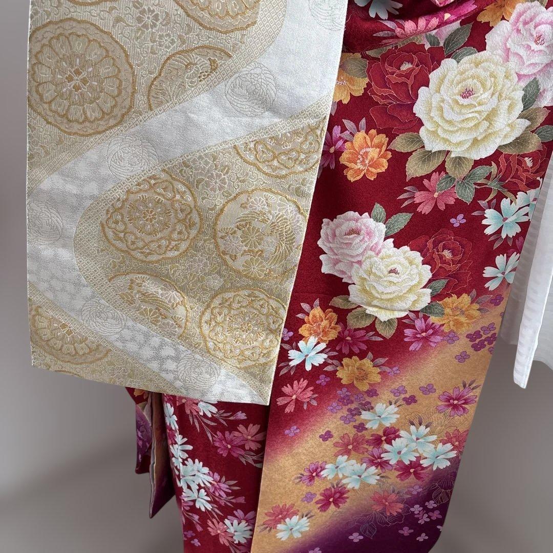 未使用に近い　正絹振袖フルセット　華やかな花柄　赤　成人式　刺繍