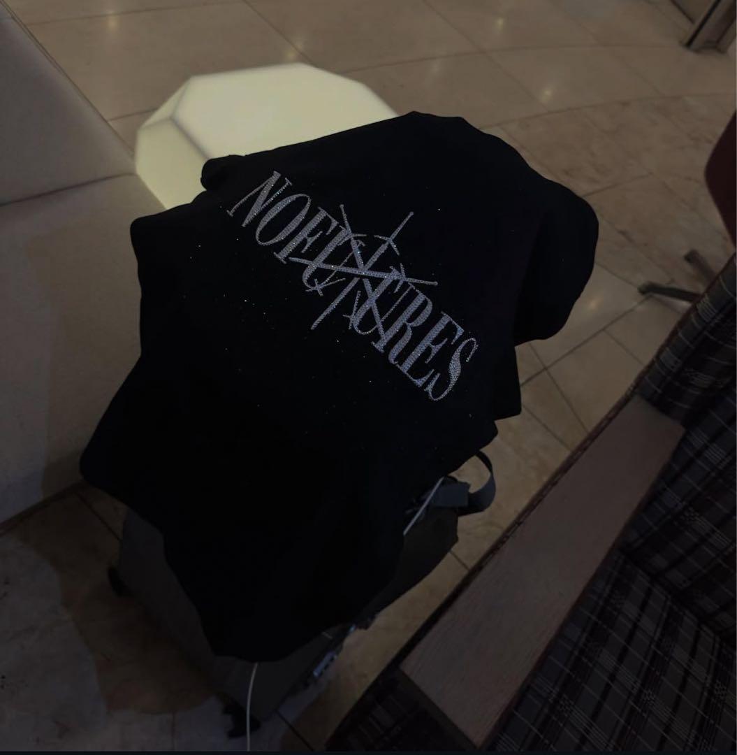 No fake glanz ライトストーン入り黒Tシャツ