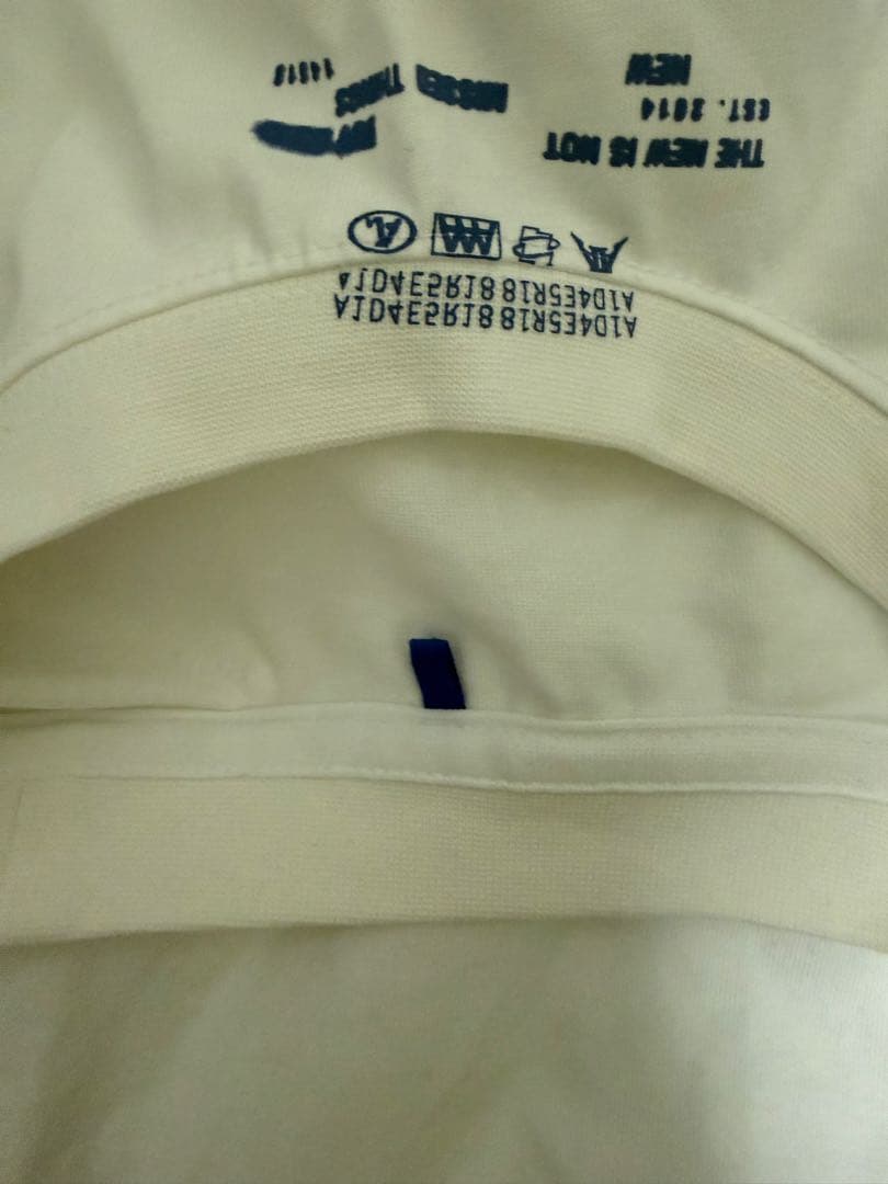 ADERTシャツ