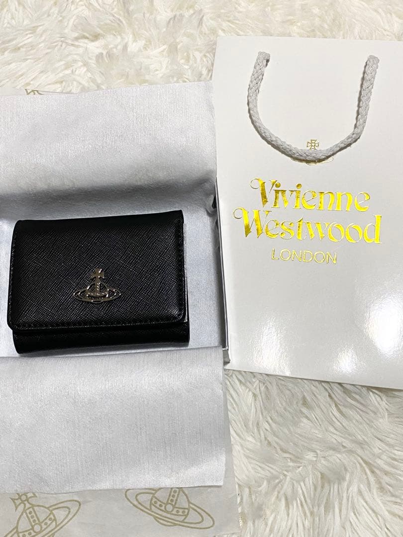 即完売⭐︎大人気⭐︎Vivienne Westwood 三つ折り財布