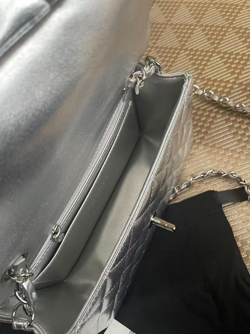 極美品】メタリックシルバー ミニ フラップバッグ