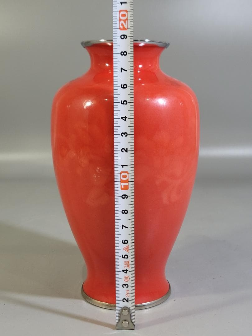 七宝 朱 纏枝花模様 瓶 高さ18.8cm DT411