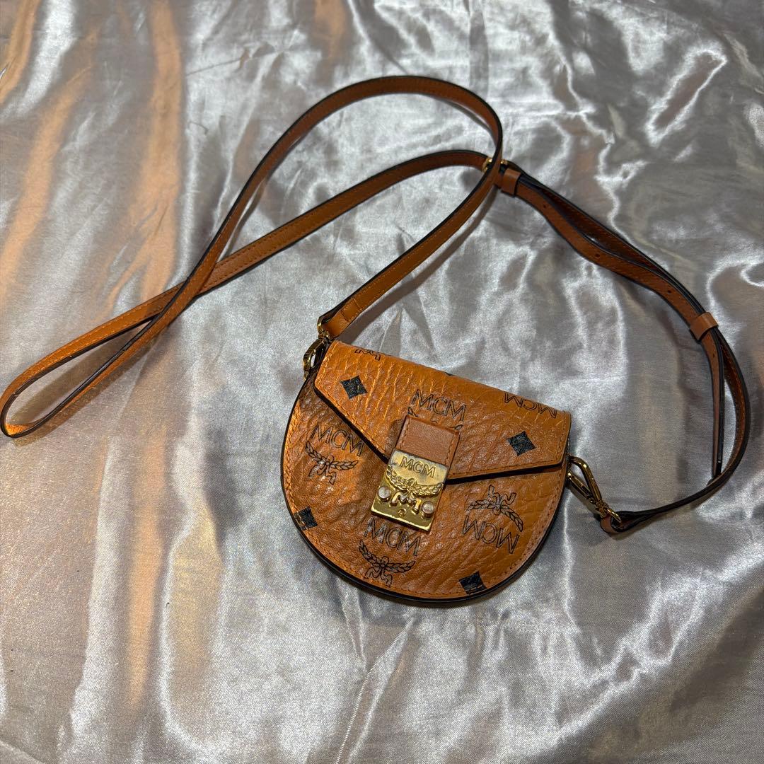 MCM mcm ウォレットチェーン 財布 ブラウン