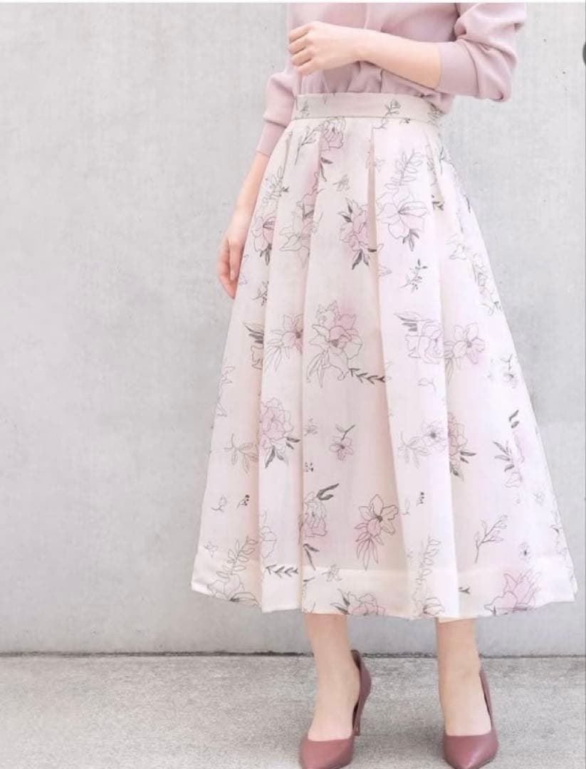 【極美品】ストロベリーフィールズ即完売　花柄フレアスカートふんわりシルエット
