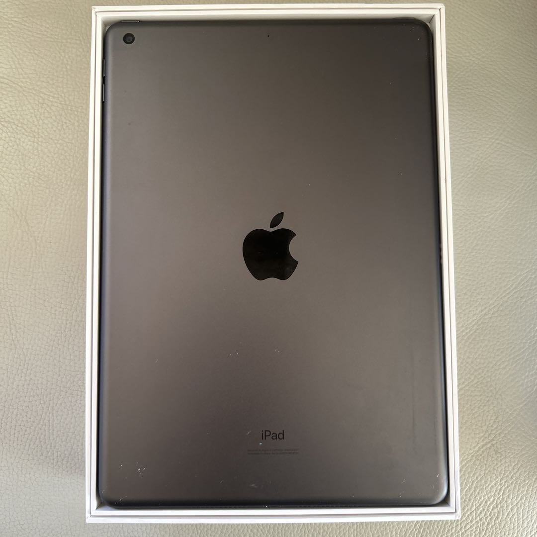 iPad 第7世代 32GB Wi-Fi 本体 箱付き 新品保護フィルム付