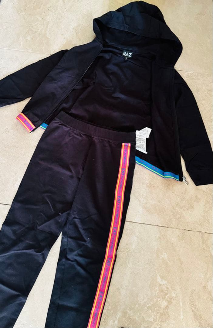 EMPORIO ARMANI フード付きジャージ上下セット140