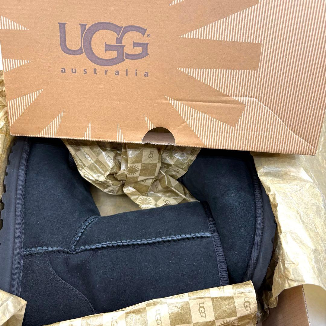 極美品✨ UGG W CLASSIC SHORT 【23.0】 ブラック