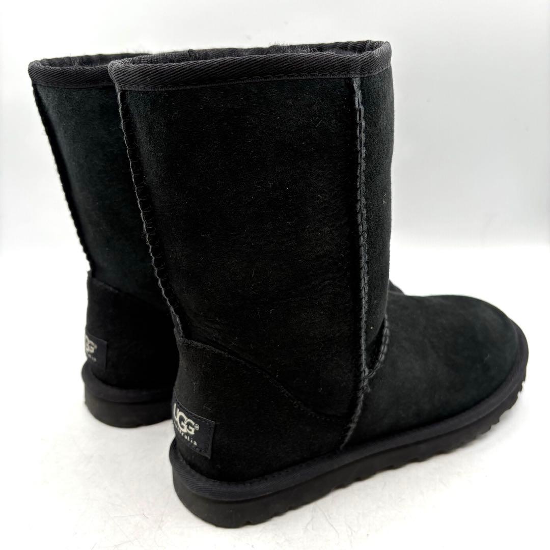 極美品✨ UGG W CLASSIC SHORT 【23.0】 ブラック