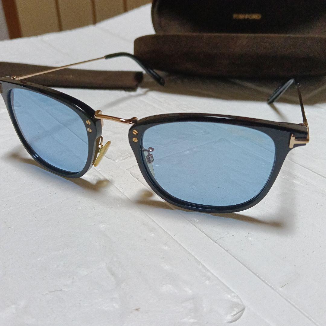 TOM FORD サングラス　TF672 01v
