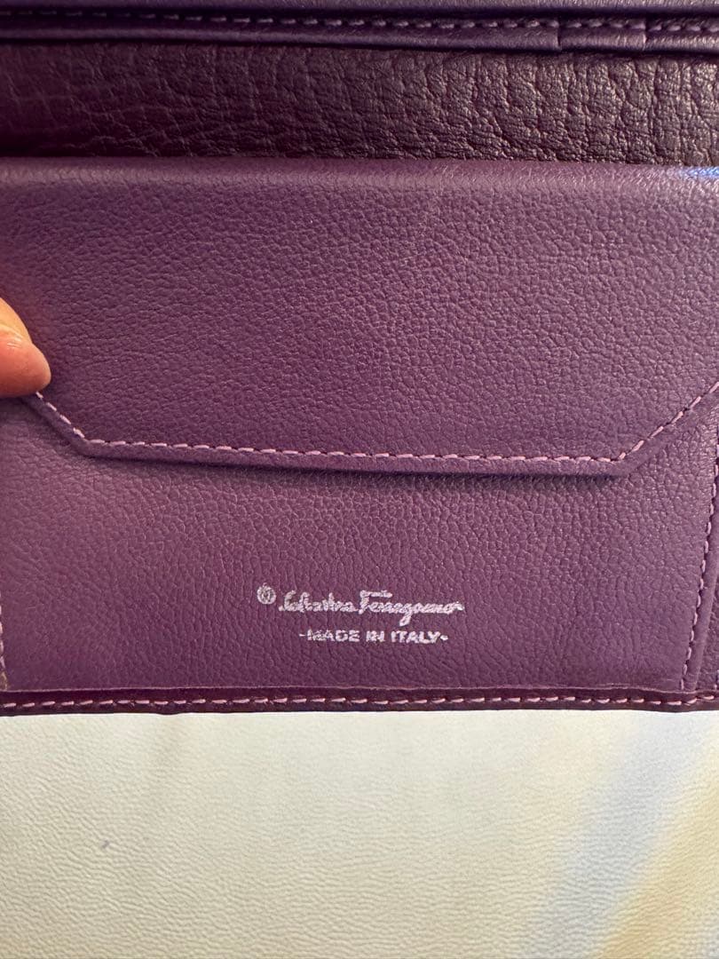 最終値下げ　美品Salvatore Ferragamo パープル 三つ折り財布紫