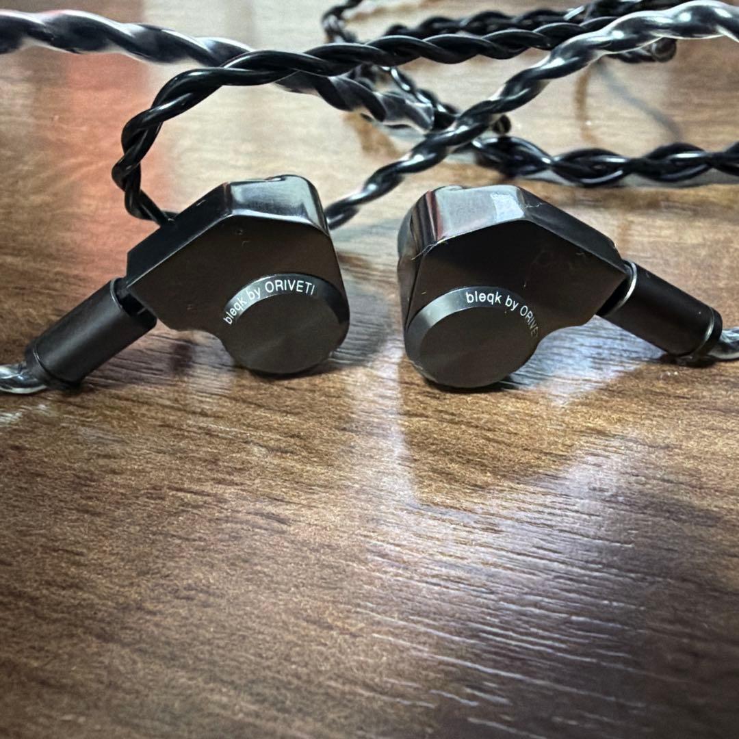 ORIVETI bleqk Dynabird 有線イヤホン