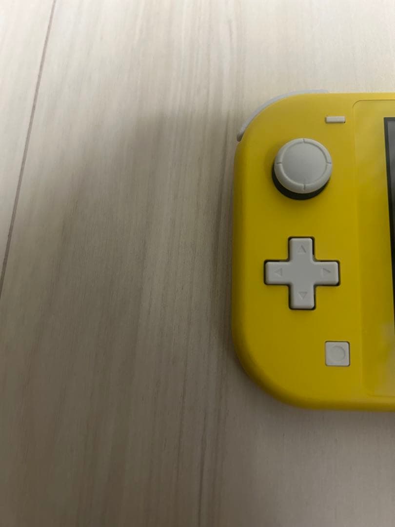 Nintendo Switch Liteイエロー 本体SDカード(32GB)つき