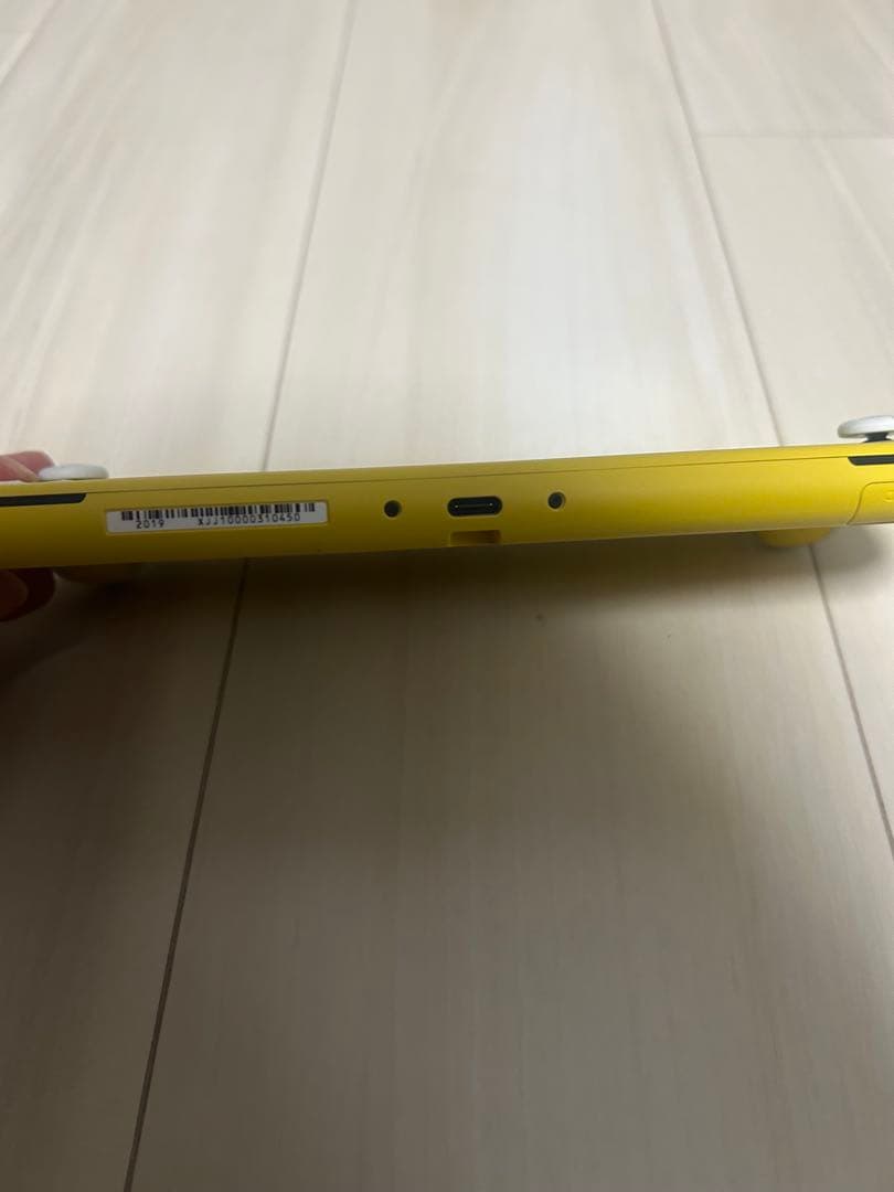 Nintendo Switch Liteイエロー 本体SDカード(32GB)つき