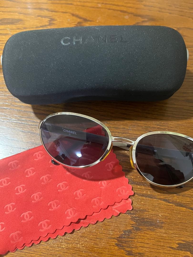 CHANEL 08843 オーバル メタルフレーム サングラス ケースクロス付き