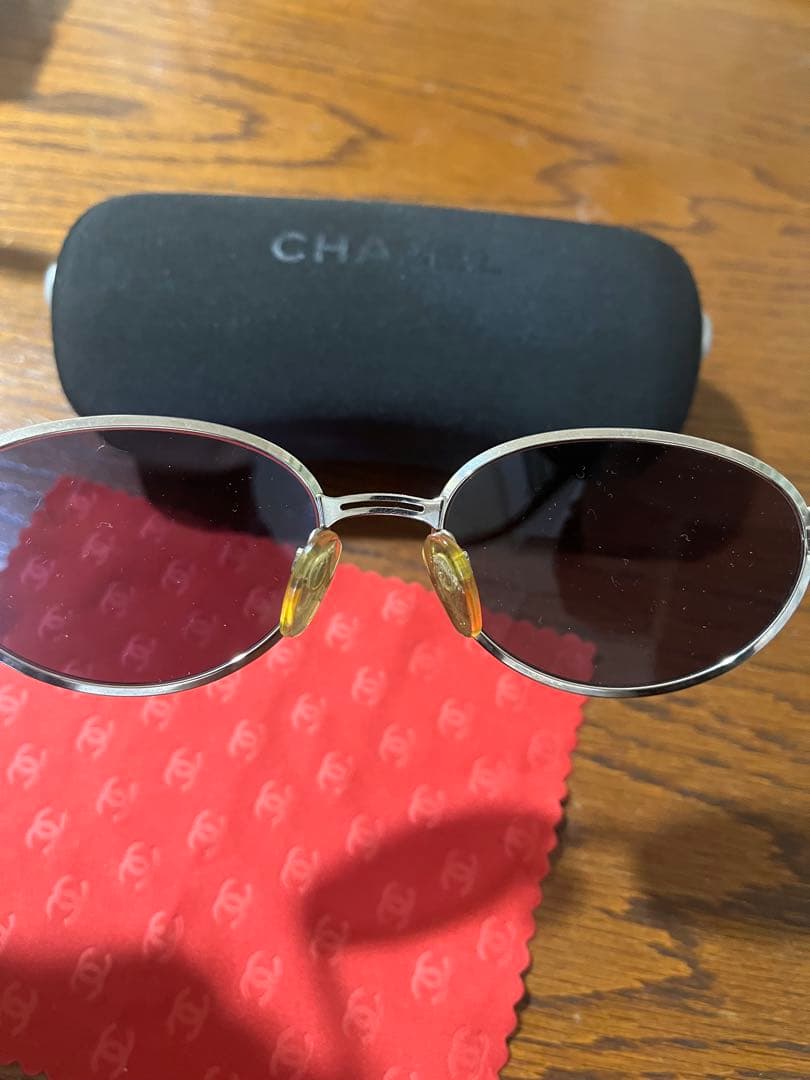 CHANEL 08843 オーバル メタルフレーム サングラス ケースクロス付き
