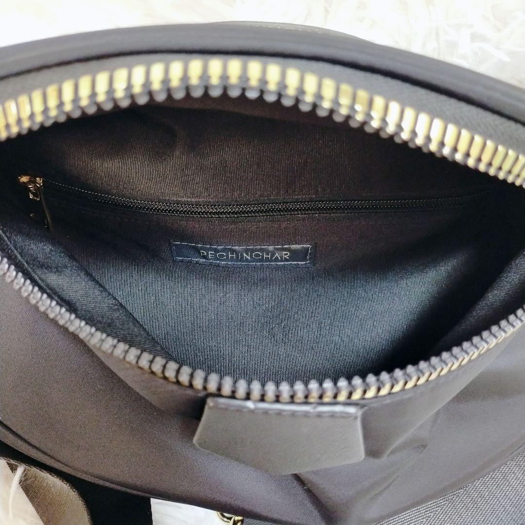 美品☆ペシンシャ メタルファスナー ショルダーバッグ ボディバッグ 黒 ナイロン