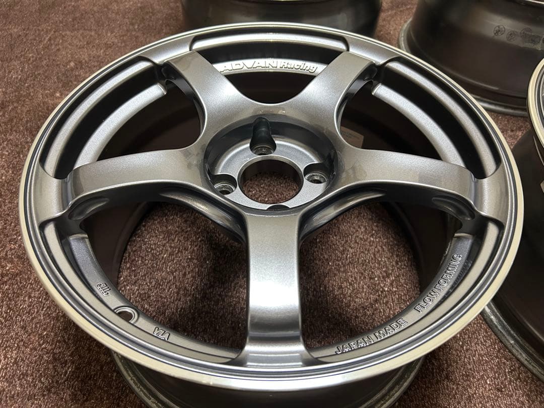 ADVAN Racing TC-4 16インチ 4H PCD100 8J+38