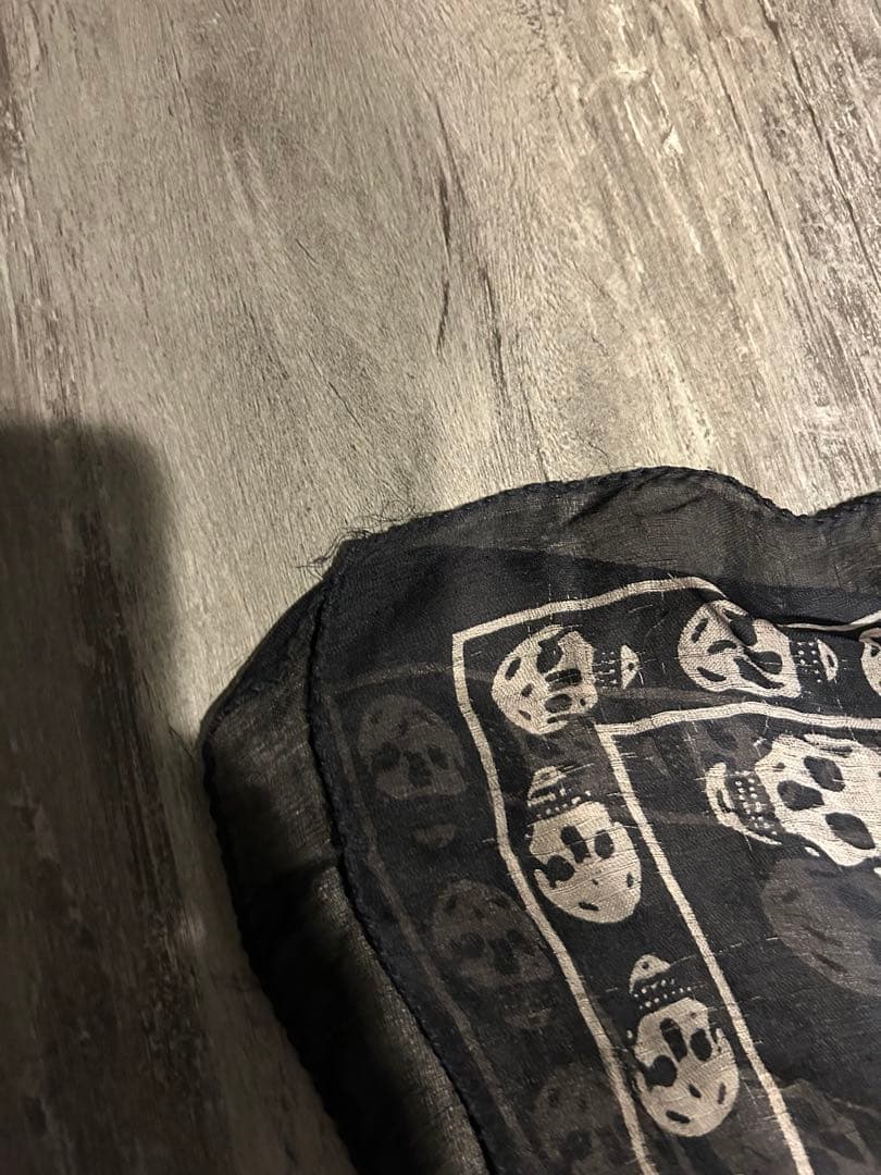 ALEXANDER McQUEEN マックイーン　スカル柄ストール
