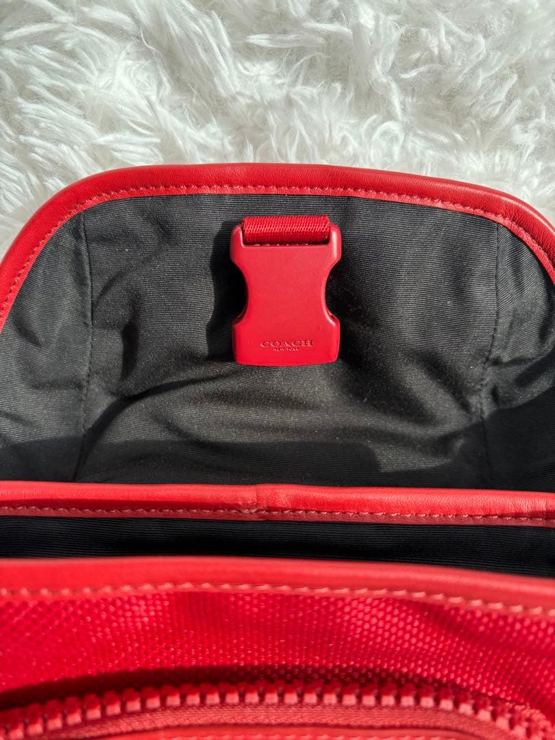 美品 COACH レンジャー ミニパック ボディバッグ 赤