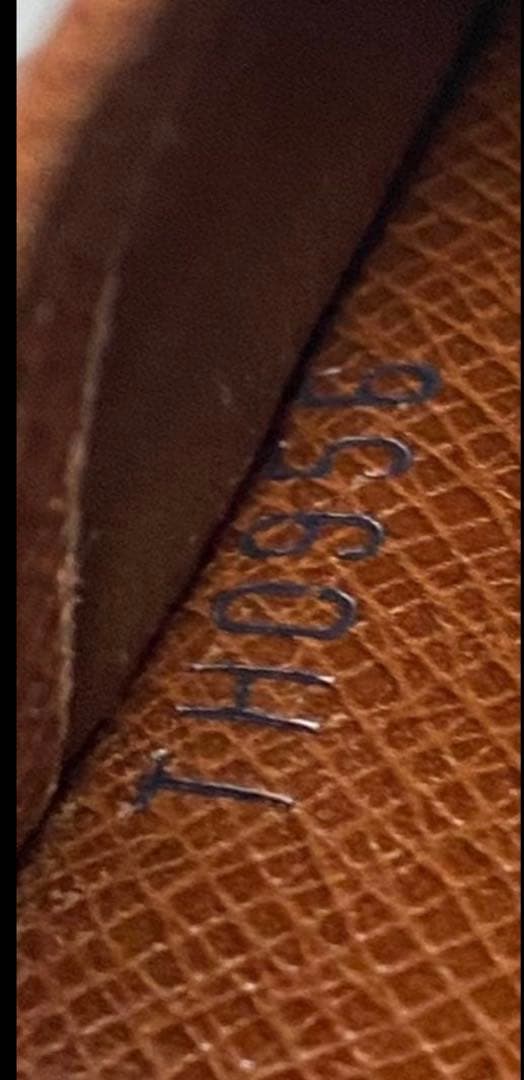 Louis Vuitton ポルトトレゾール インターナショナル