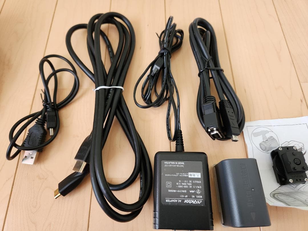 【美品】JVC Everio GZ-HM400B ビデオカメラ　バッテリー2個付