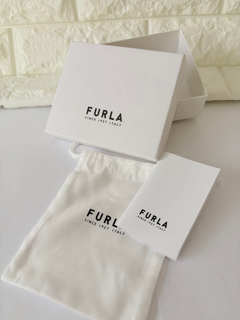 みぅみぅ☆　　　　　　FURLA財布
