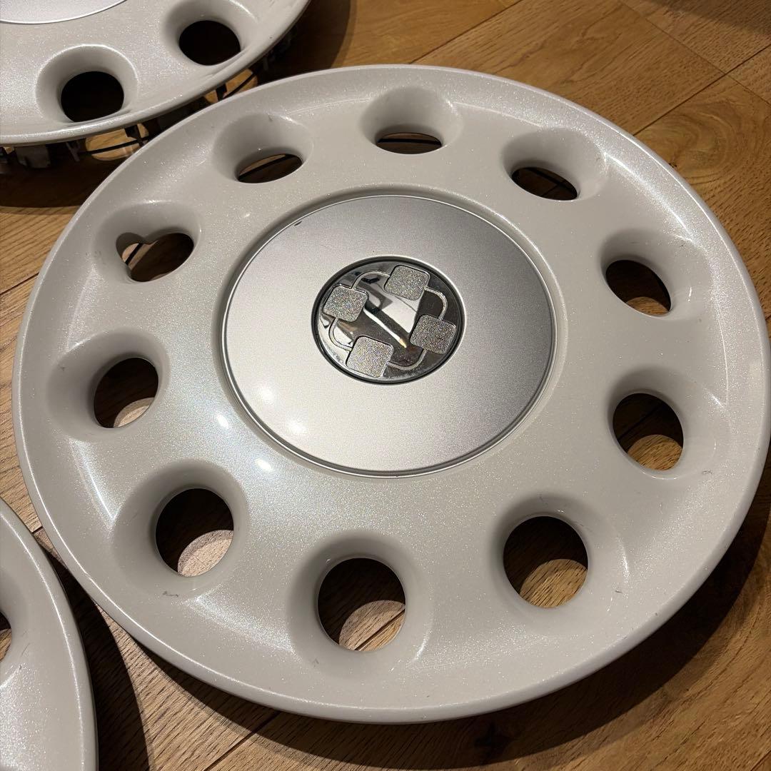 ダイハツ純正　コンテ　ホイールキャップ　キャンバス　白シルバー　14インチ