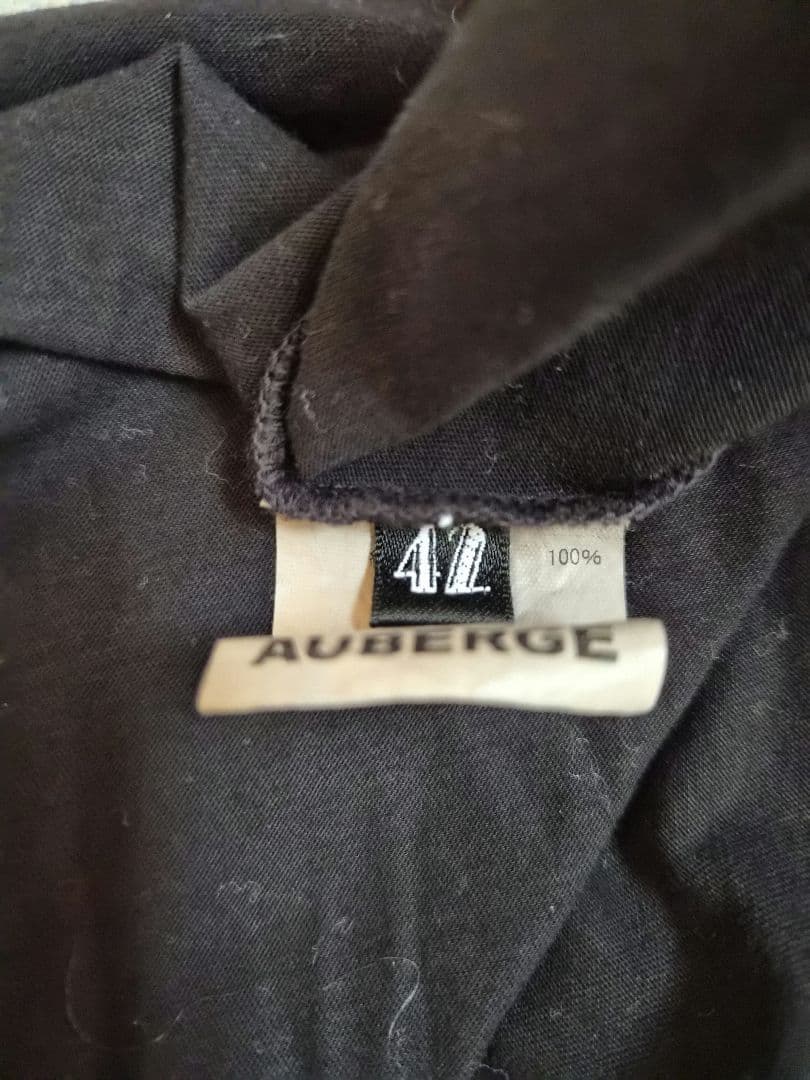 AUBERGE 黒 Tシャツ 42　新品未使用　値下げします