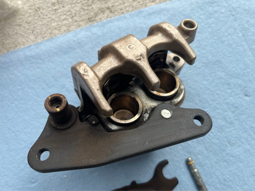 【中古】グロム jc61 フロントブレーキキャリパー