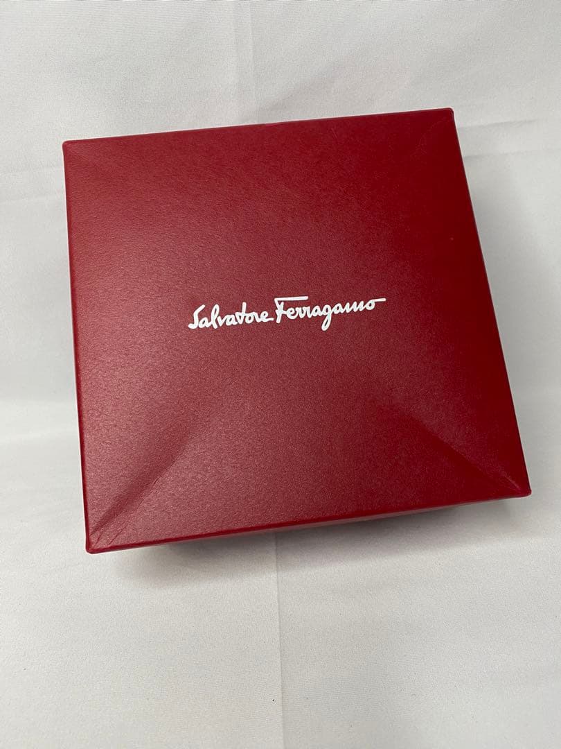 Salvatore Ferragamo フェラガモ カチューシャ 黒 使用頻度少