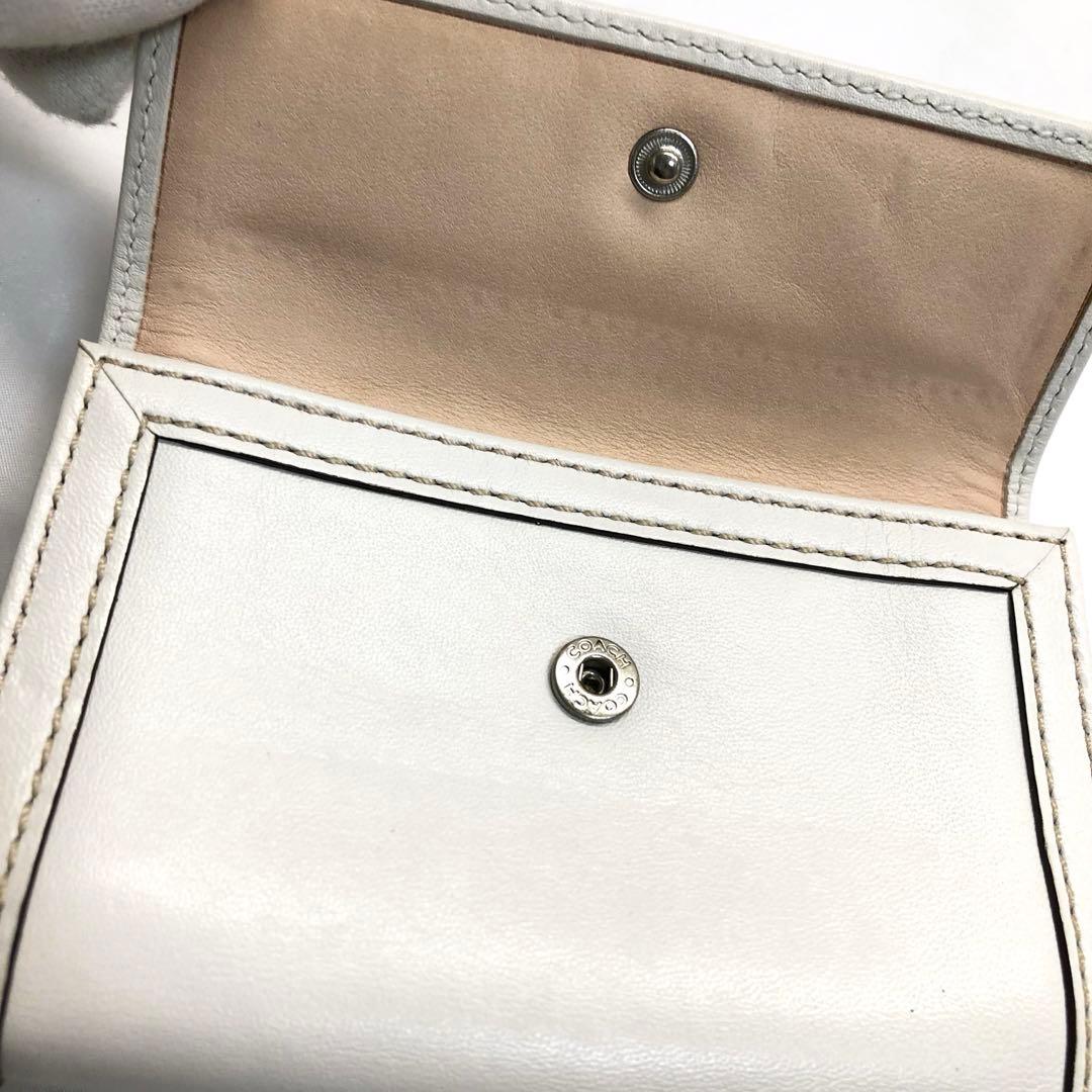 COACH コーチ　三つ折り　財布　ホワイト　レザー　蜂　刺繍