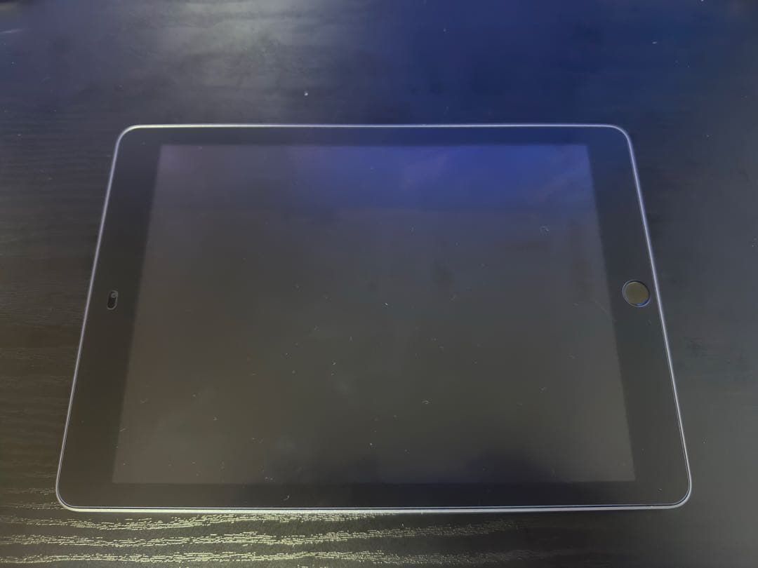 Apple iPad 9.7インチ シルバー(第6世代) キーボード付き