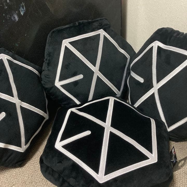 EXO クッション