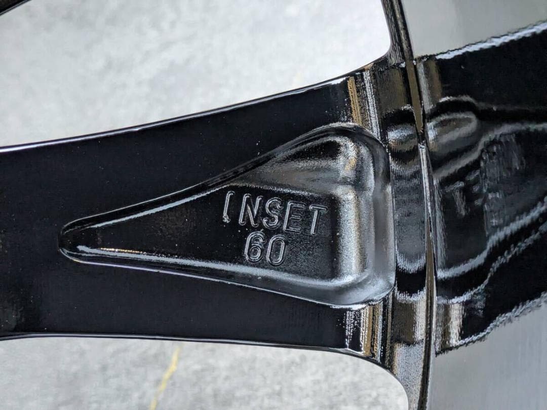 【美品 トヨタ ランクル300 ZX 純正 20インチ グロスブラック 4本】