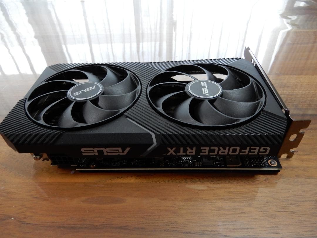 ASUS GeForce RTX グラフィックボード