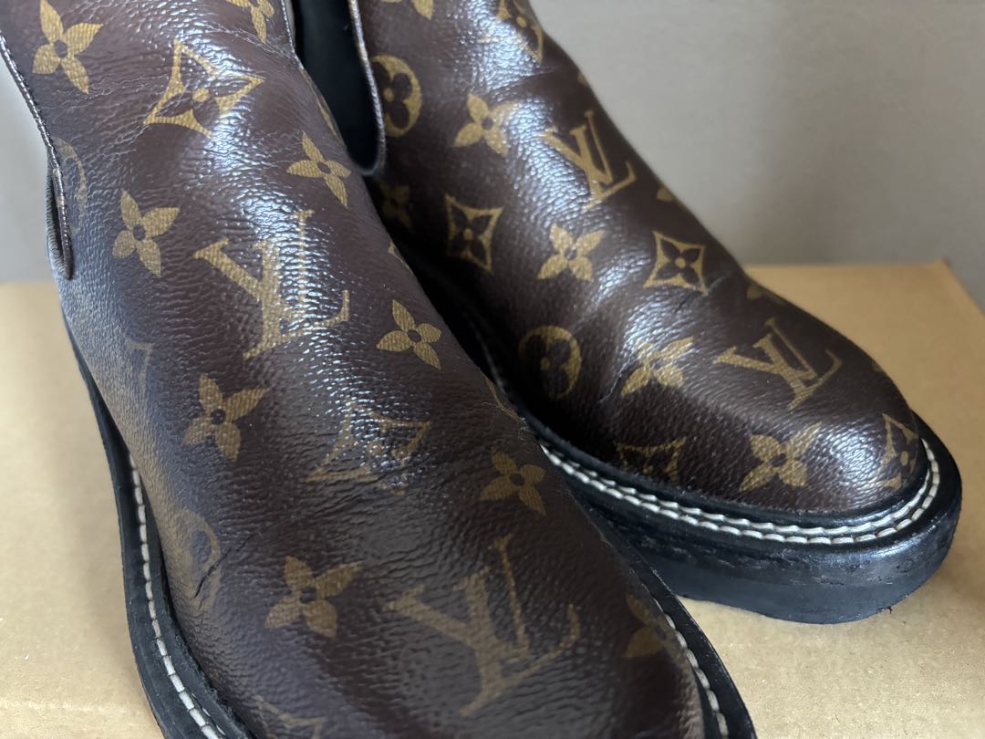ルイヴィトン　LVボブ―ル サイドゴアブーツ Louis Vuitton