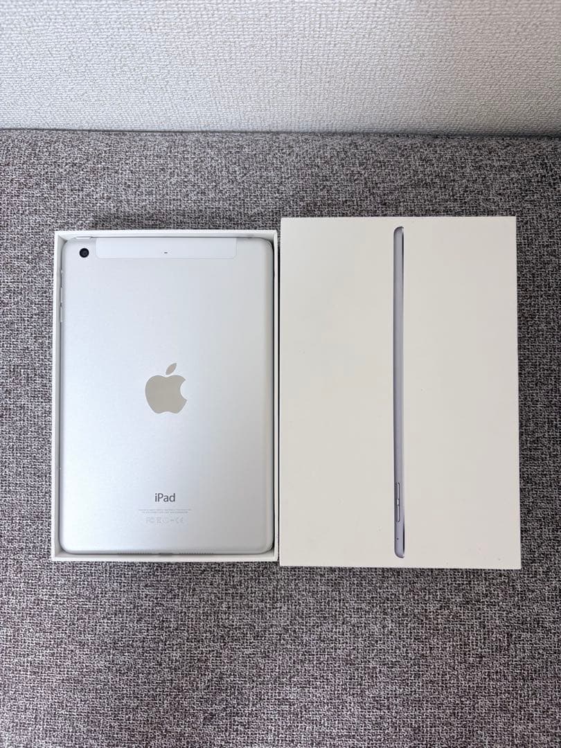 iPad シルバー 本体 充電器付き