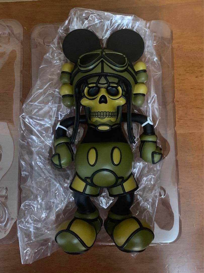 David Flores DeathsHead BlackBook Toy限定