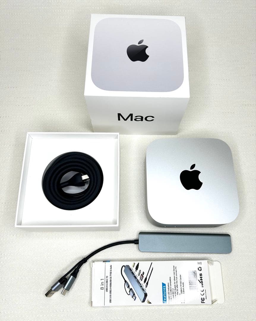 Mac Mini M4 & USBハブ 8 in 1の 2点セット