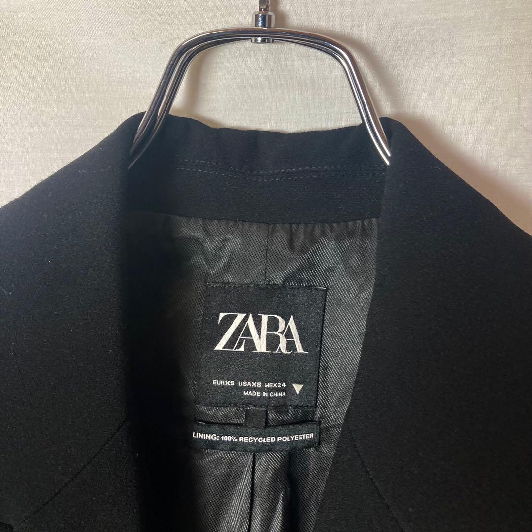 ZARAザラ シンプルブラックダブルジャケット ツルツル素材裏地