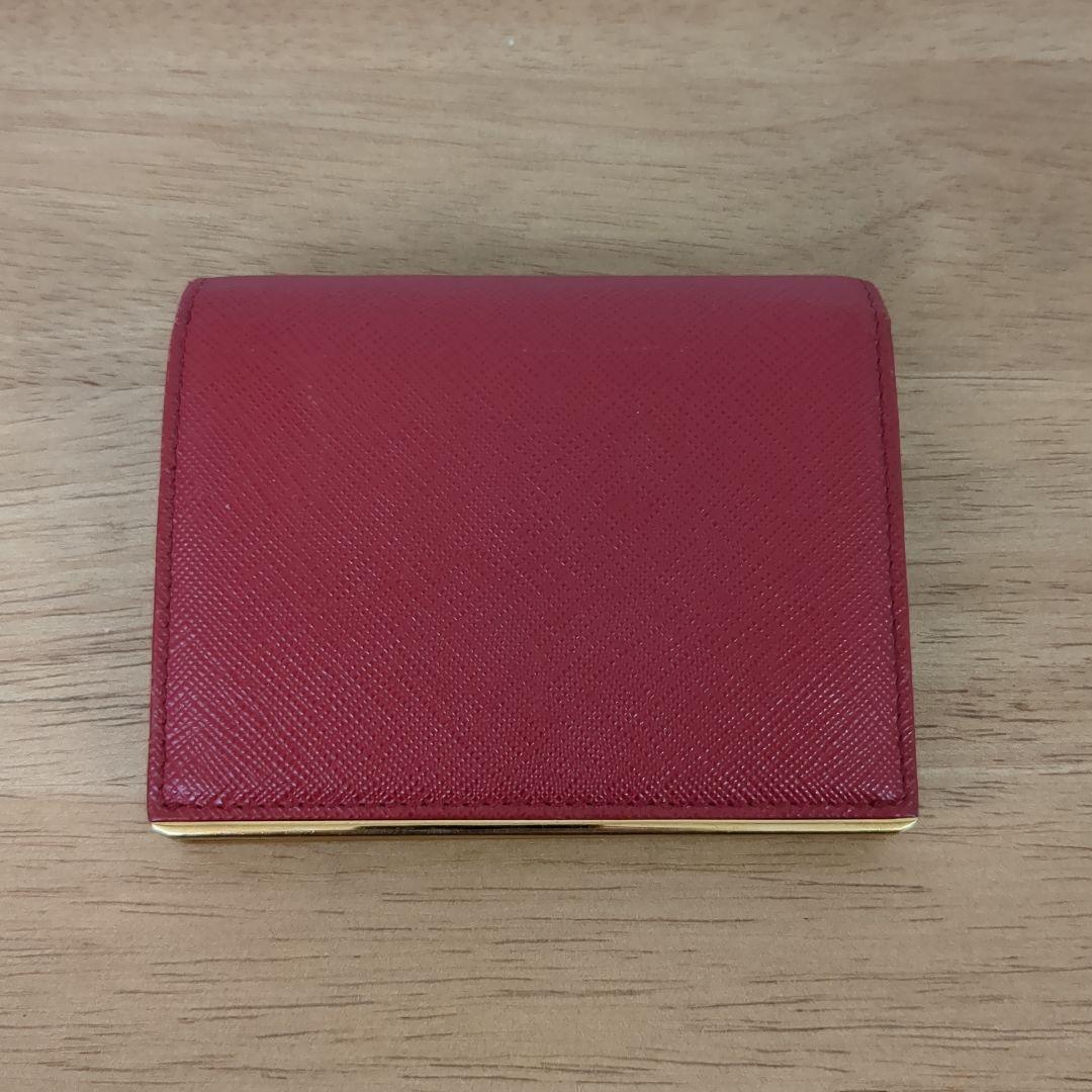 PRADA 二つ折り財布 赤