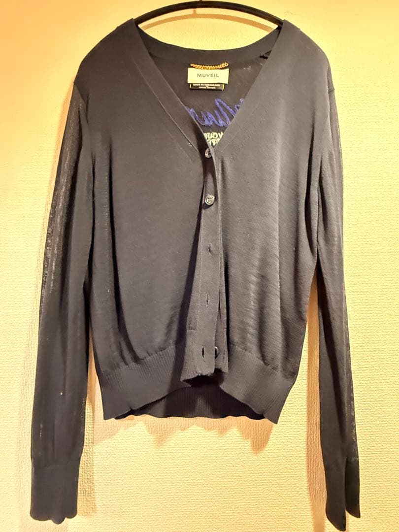 MUVEIL ネイビーカーディガン　背面シロクマ