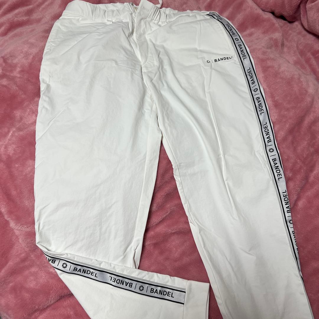 BANDEL ホワイトパンツ サイドロゴ入り