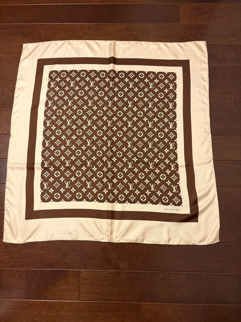 【美品】⭐︎LOUIS VUITTON ルイヴィトンシルクモノグラムスカーフ⭐︎