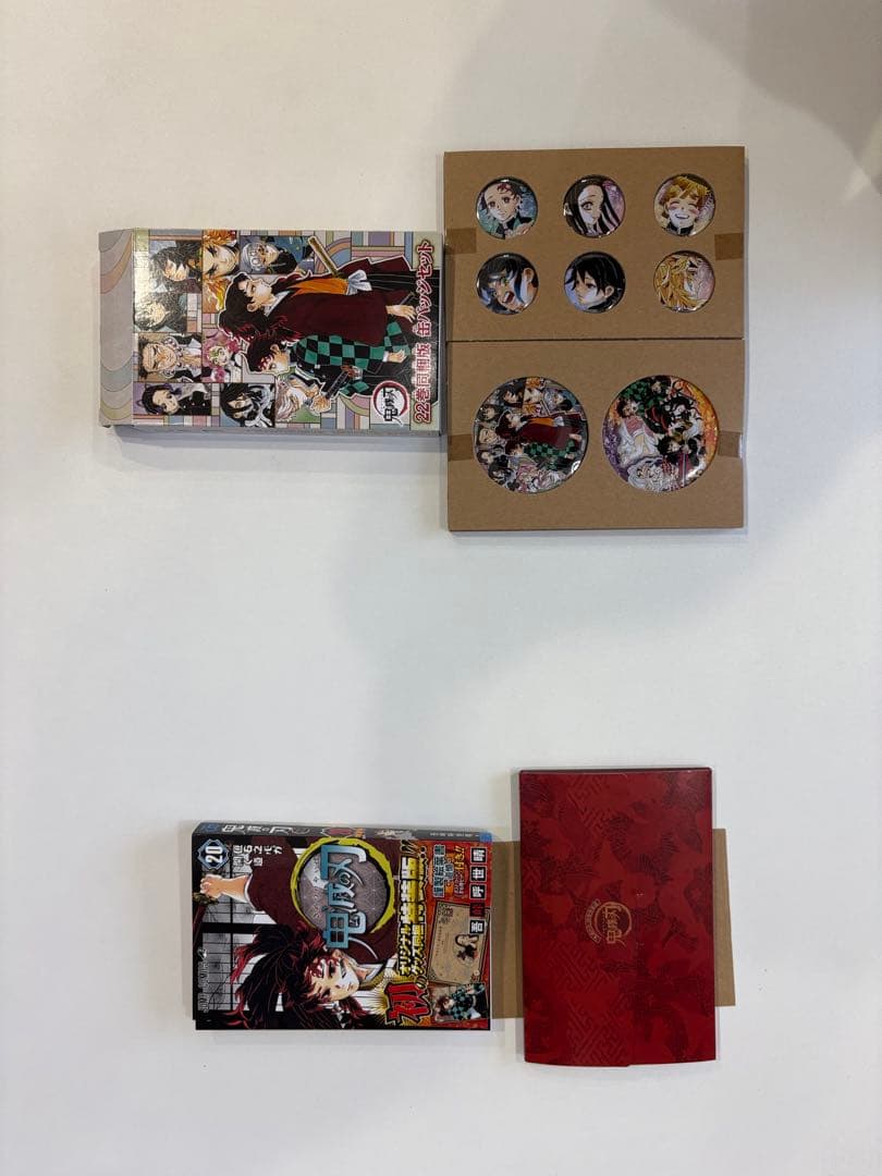 鬼滅の刃　漫画　全巻＋外伝等＋缶バッジ 20巻22巻特装版